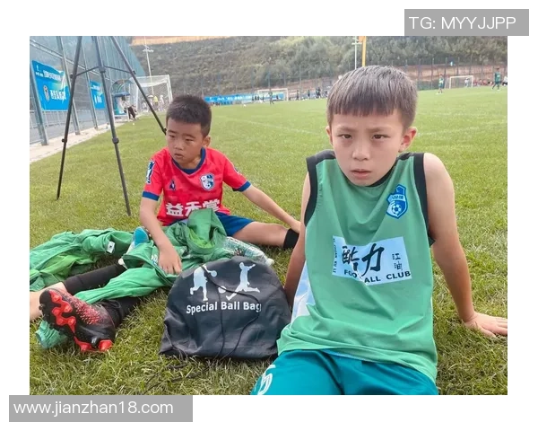 儿时经历疾病磨砺成才的足球明星们的奋斗故事与成长历程 儿时经历疾病磨砺成才的足球明星们的奋斗故事与成长历程