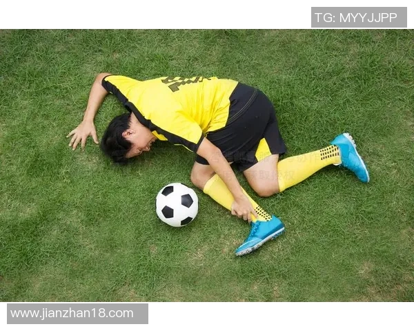 足球场上意外频发踢到人头的趣事与安全隐患分析