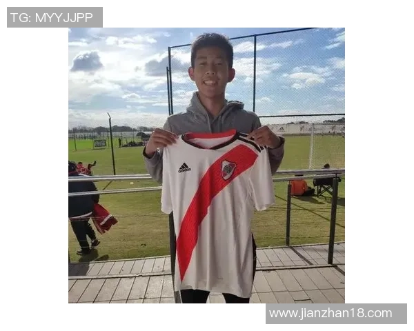 足球王石的传奇之路：从草根少年到世界顶级球星的奋斗故事